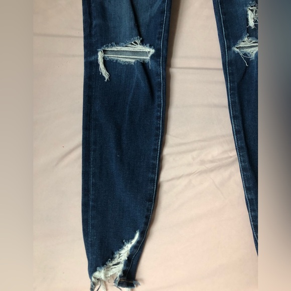 American Eagle Dream Jean skinny jeans - distressed size 2 - Picture 5 of 7